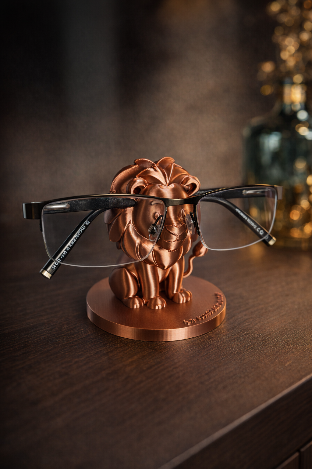 Savannah Buddy — The Sculptural Lion Glasses Holder That Steals the Spotlight